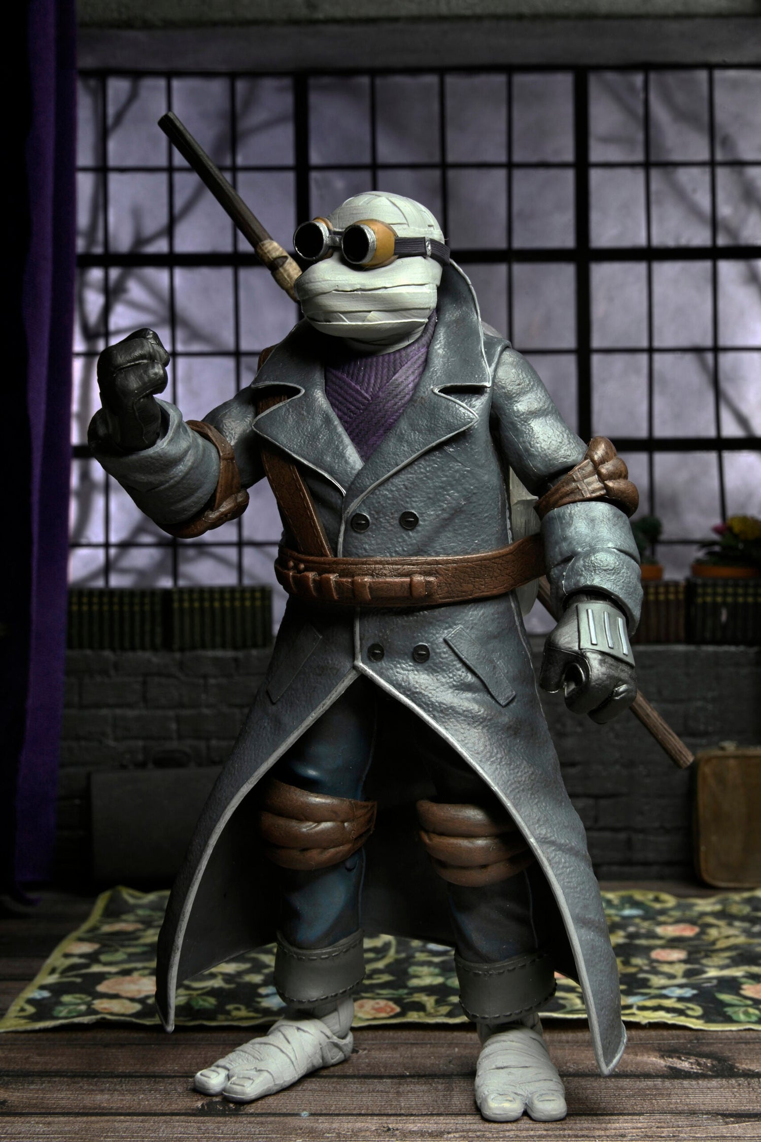 NECA Universal Monsters Teenage Mutant Ninja Turtles Donatello as The Invisible Man NECA